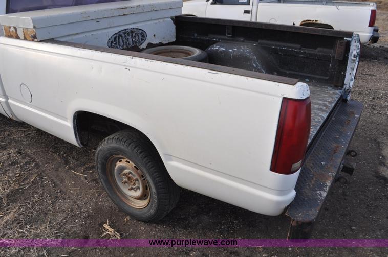 image for item F2222 1992 Chevrolet Cheyenne 1500 pickup truck