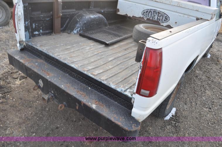 image for item F2222 1992 Chevrolet Cheyenne 1500 pickup truck