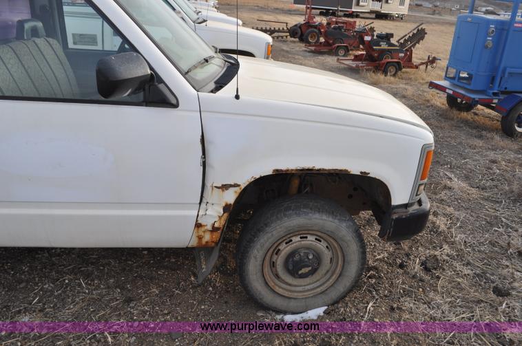 image for item F2222 1992 Chevrolet Cheyenne 1500 pickup truck