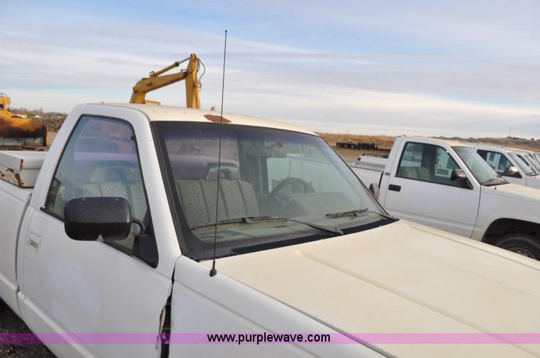 image for item F2222 1992 Chevrolet Cheyenne 1500 pickup truck