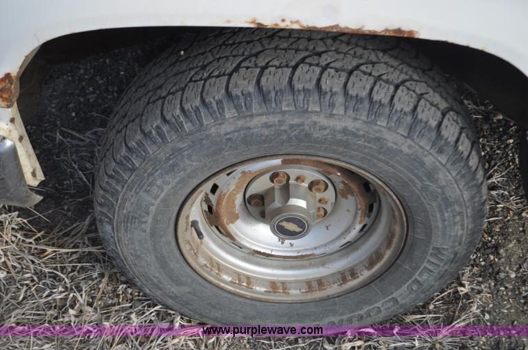 image for item F2223 1988 Chevrolet Cheyenne 1500 pickup truck