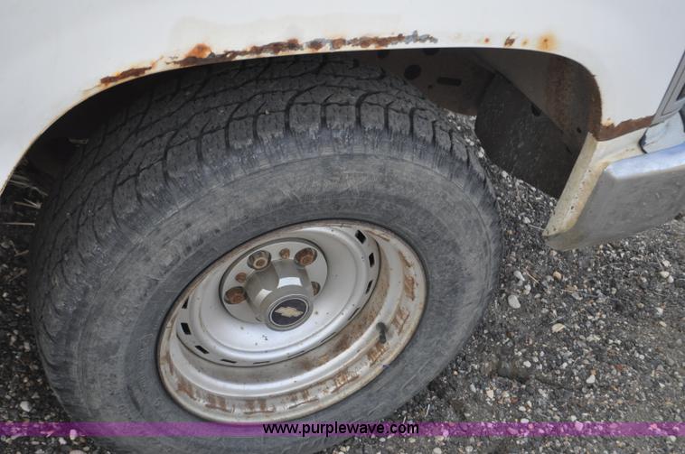 image for item F2223 1988 Chevrolet Cheyenne 1500 pickup truck