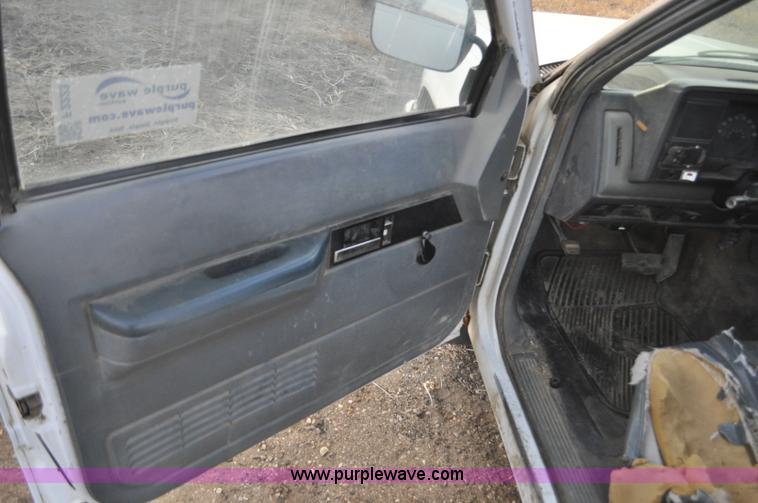 image for item F2223 1988 Chevrolet Cheyenne 1500 pickup truck