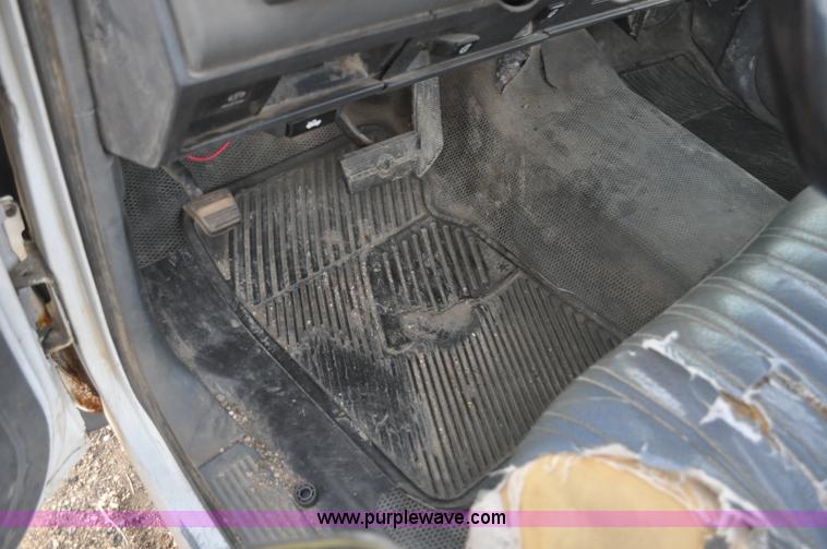 image for item F2223 1988 Chevrolet Cheyenne 1500 pickup truck