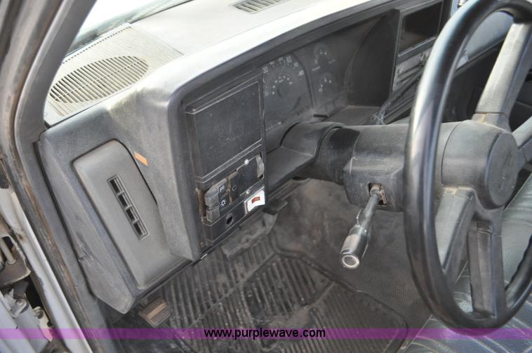 image for item F2223 1988 Chevrolet Cheyenne 1500 pickup truck