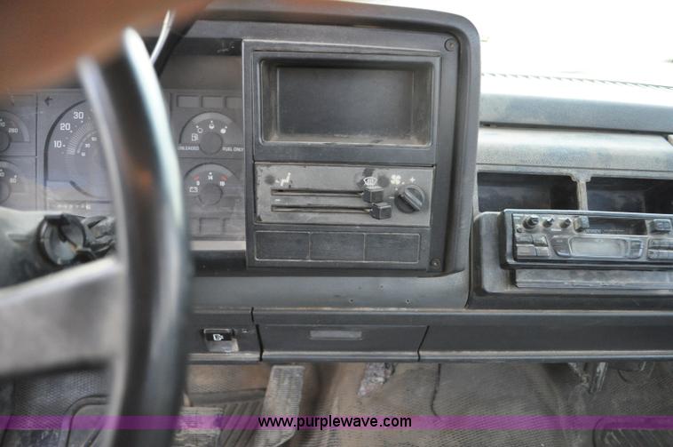 image for item F2223 1988 Chevrolet Cheyenne 1500 pickup truck