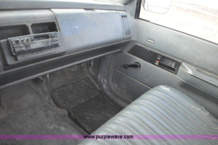 image for item F2223 1988 Chevrolet Cheyenne 1500 pickup truck