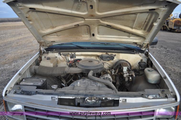 image for item F2223 1988 Chevrolet Cheyenne 1500 pickup truck