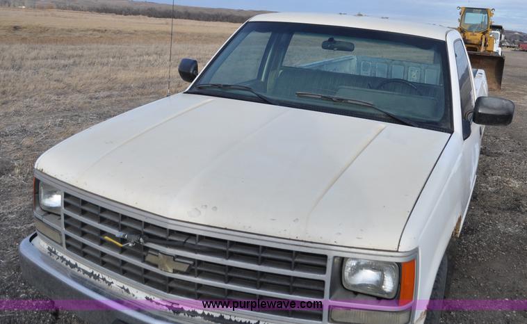 image for item F2223 1988 Chevrolet Cheyenne 1500 pickup truck