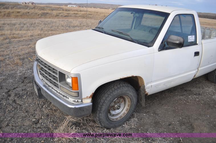 image for item F2223 1988 Chevrolet Cheyenne 1500 pickup truck