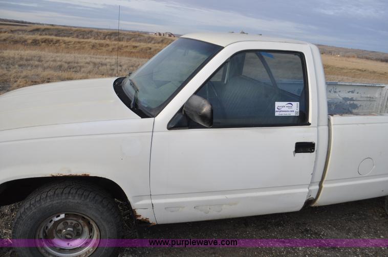 image for item F2223 1988 Chevrolet Cheyenne 1500 pickup truck