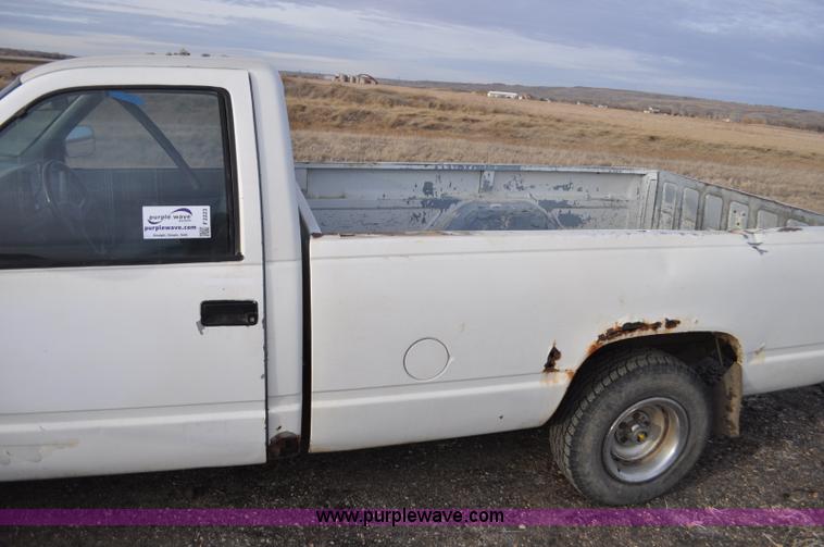 image for item F2223 1988 Chevrolet Cheyenne 1500 pickup truck