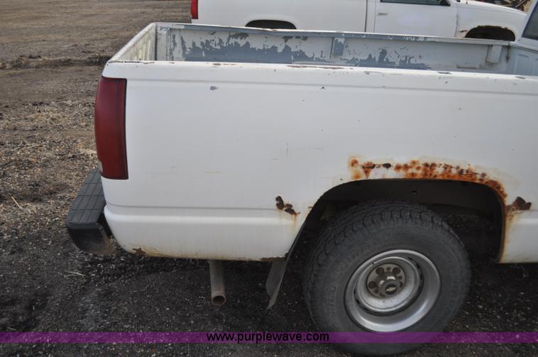 image for item F2223 1988 Chevrolet Cheyenne 1500 pickup truck