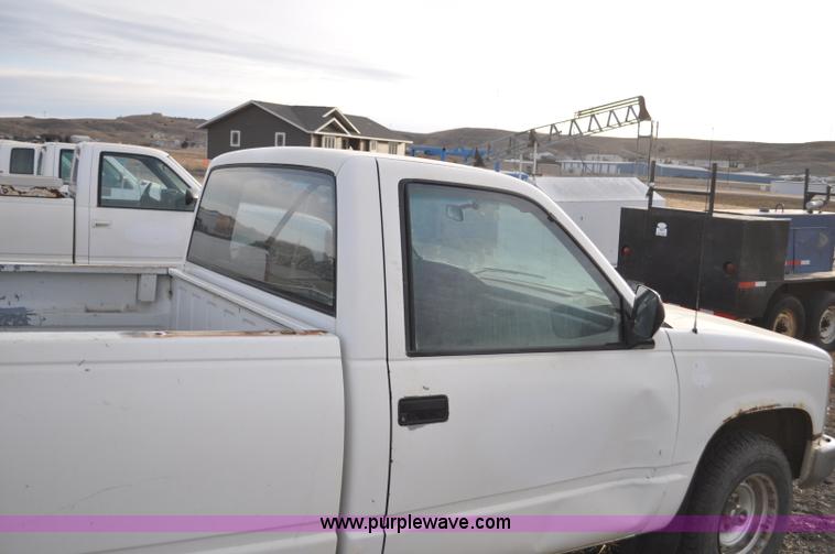 image for item F2223 1988 Chevrolet Cheyenne 1500 pickup truck