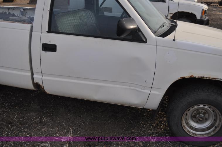 image for item F2223 1988 Chevrolet Cheyenne 1500 pickup truck