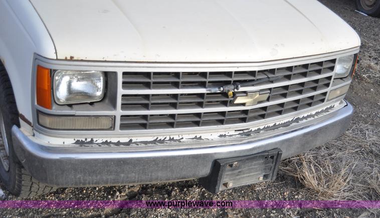 image for item F2223 1988 Chevrolet Cheyenne 1500 pickup truck