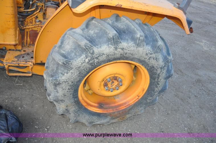 image for item F2234 Case Road Runner 380 tractor