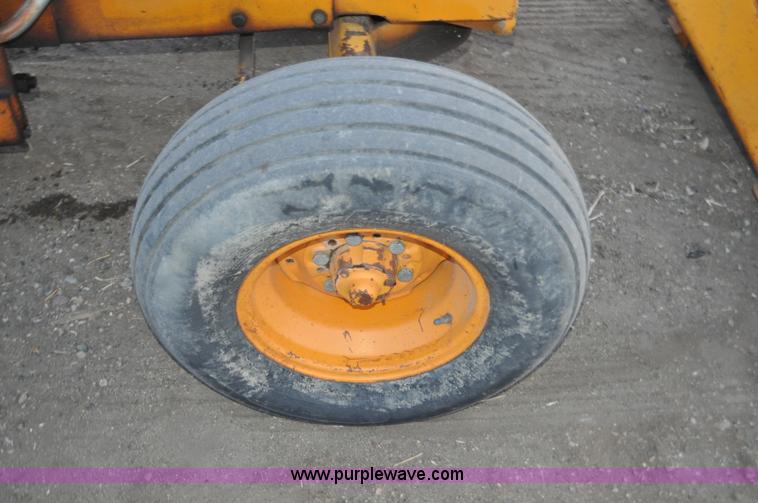 image for item F2234 Case Road Runner 380 tractor