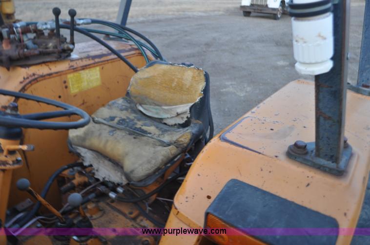 image for item F2234 Case Road Runner 380 tractor