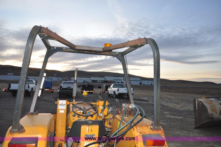 image for item F2234 Case Road Runner 380 tractor