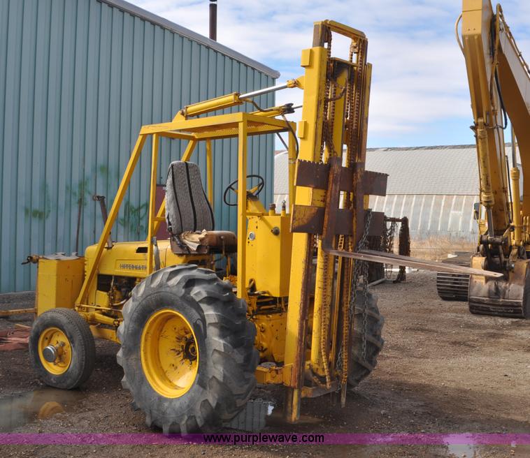 image for item F2244 International forklift