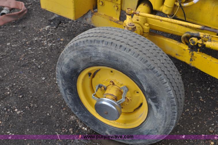 image for item F2244 International forklift