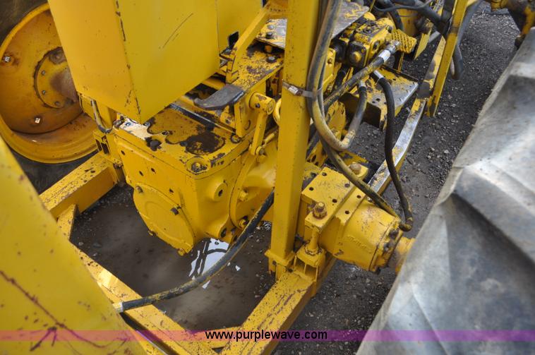 image for item F2244 International forklift