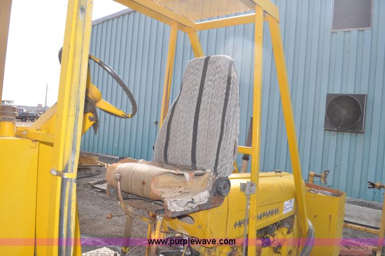 image for item F2244 International forklift