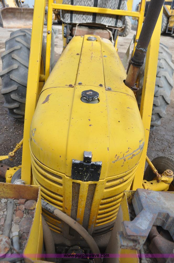 image for item F2244 International forklift