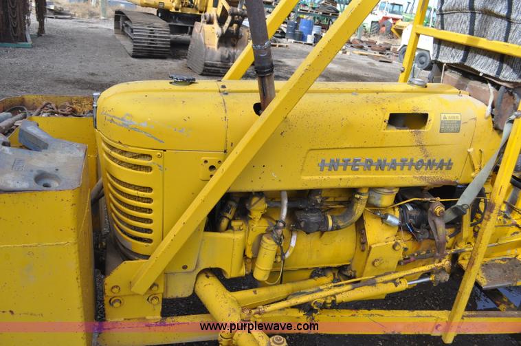 image for item F2244 International forklift