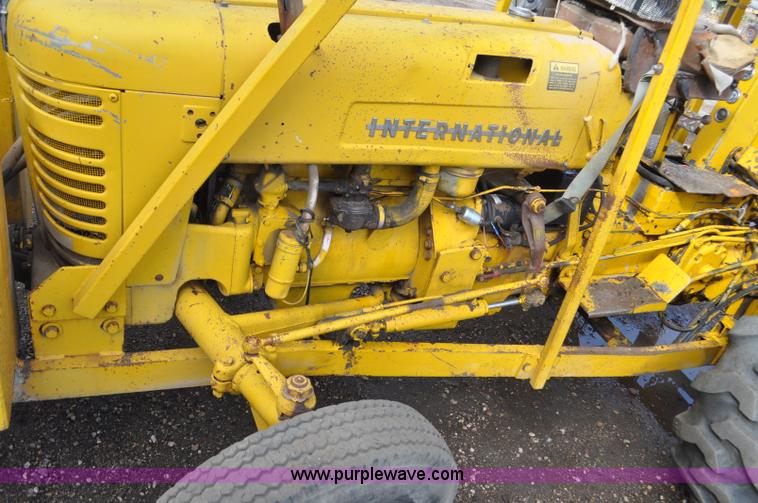 image for item F2244 International forklift