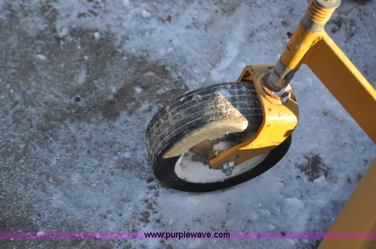 image for item F2256 1996 Woods RM372-1 rotary mower