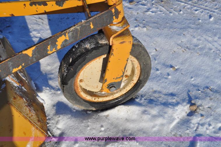 image for item F2257 1995 Woods T148