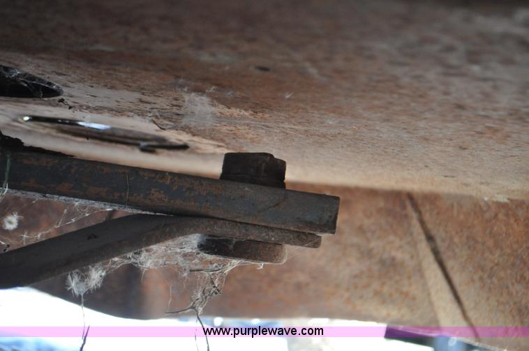 image for item F2257 1995 Woods T148