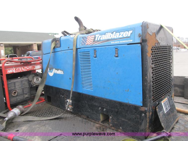 image for item F8980 Miller Trailblazer 302 welder