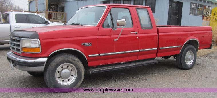 image for item F8981 1996 Ford F250 XLT SuperCab pickup truck