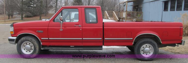 image for item F8981 1996 Ford F250 XLT SuperCab pickup truck
