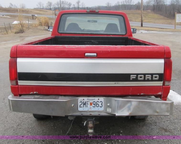 image for item F8981 1996 Ford F250 XLT SuperCab pickup truck