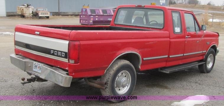 image for item F8981 1996 Ford F250 XLT SuperCab pickup truck