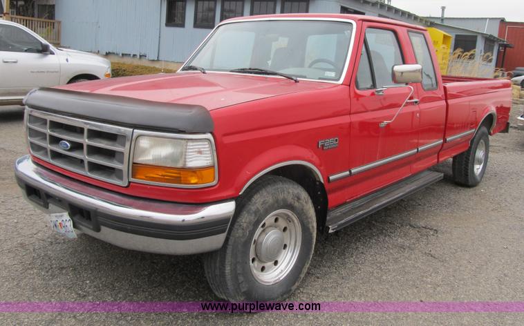 image for item F8981 1996 Ford F250 XLT SuperCab pickup truck