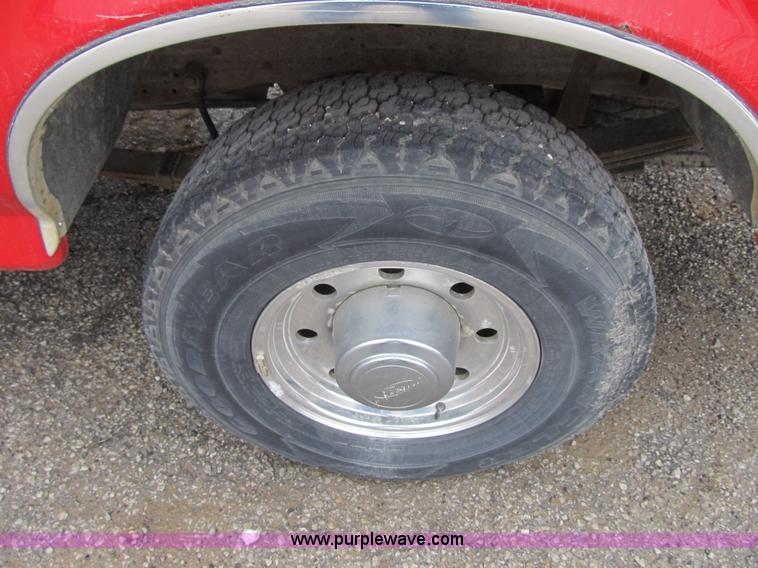 image for item F8981 1996 Ford F250 XLT SuperCab pickup truck