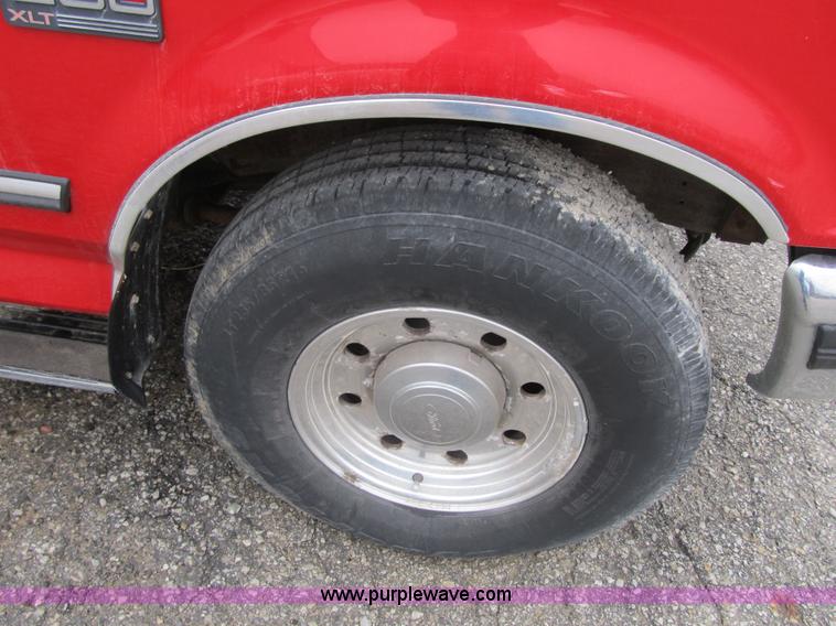 image for item F8981 1996 Ford F250 XLT SuperCab pickup truck