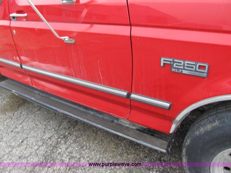 image for item F8981 1996 Ford F250 XLT SuperCab pickup truck