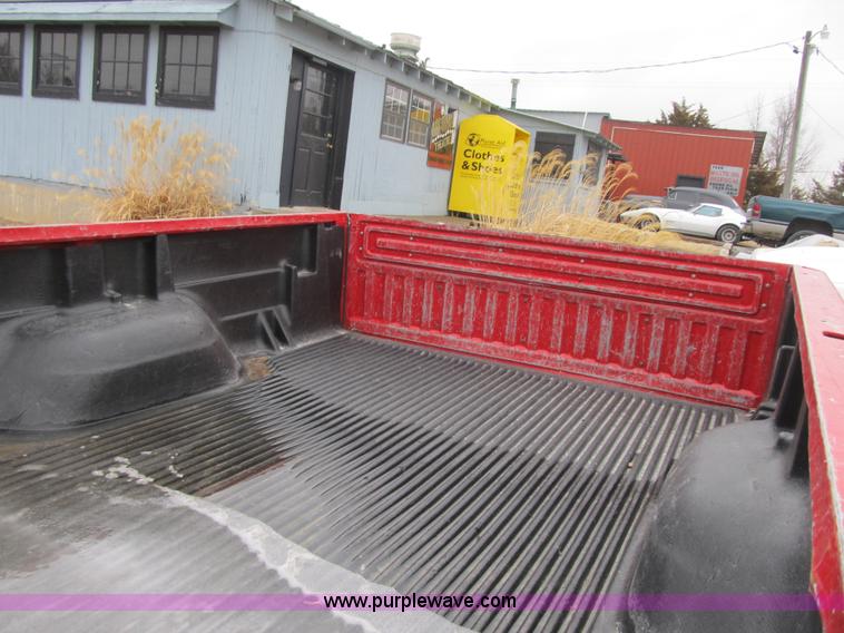 image for item F8981 1996 Ford F250 XLT SuperCab pickup truck