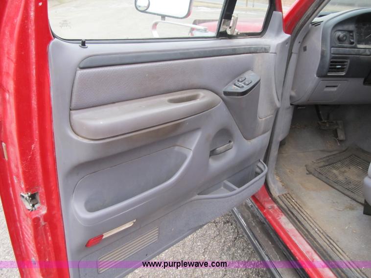 image for item F8981 1996 Ford F250 XLT SuperCab pickup truck