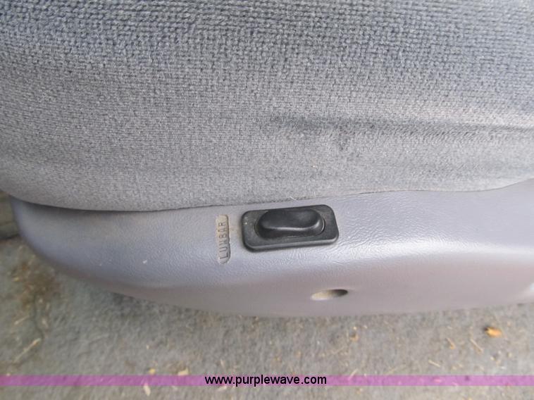 image for item F8981 1996 Ford F250 XLT SuperCab pickup truck