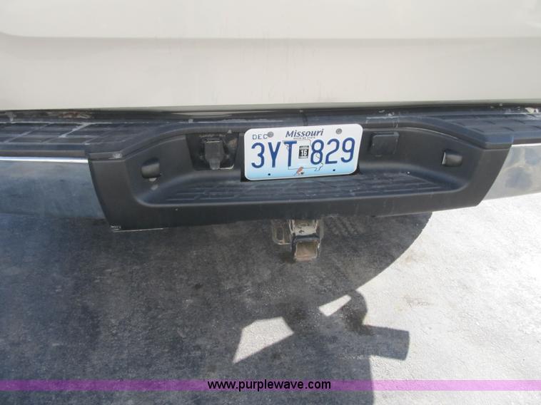 image for item F8983 2008 GMC Sierra 1500 Crew Cab pickup truck