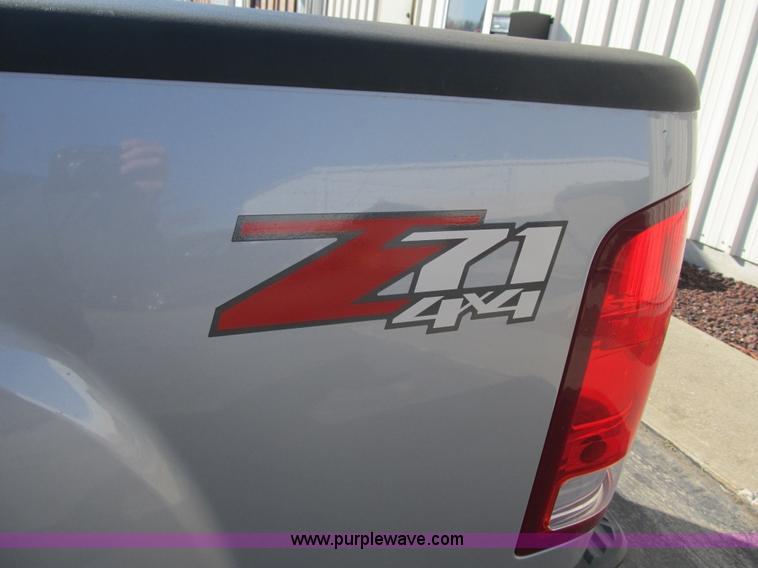 image for item F8983 2008 GMC Sierra 1500 Crew Cab pickup truck