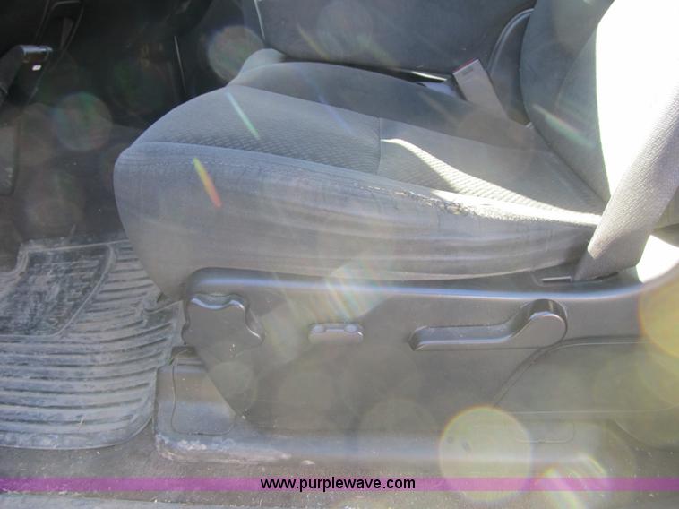 image for item F8983 2008 GMC Sierra 1500 Crew Cab pickup truck