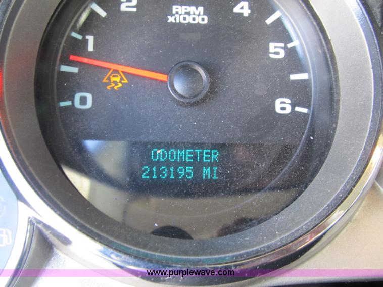 image for item F8983 2008 GMC Sierra 1500 Crew Cab pickup truck